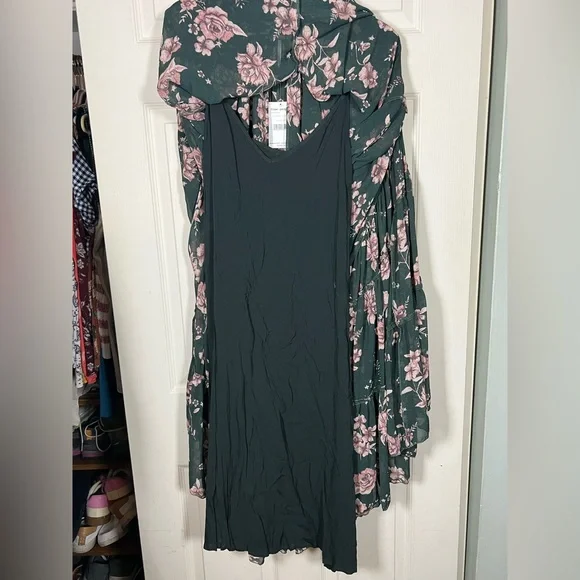 NWT Free People Feeling Groovy Maxi Dress, oversized Green and Pink Floral Dress - Picture 5 of 5